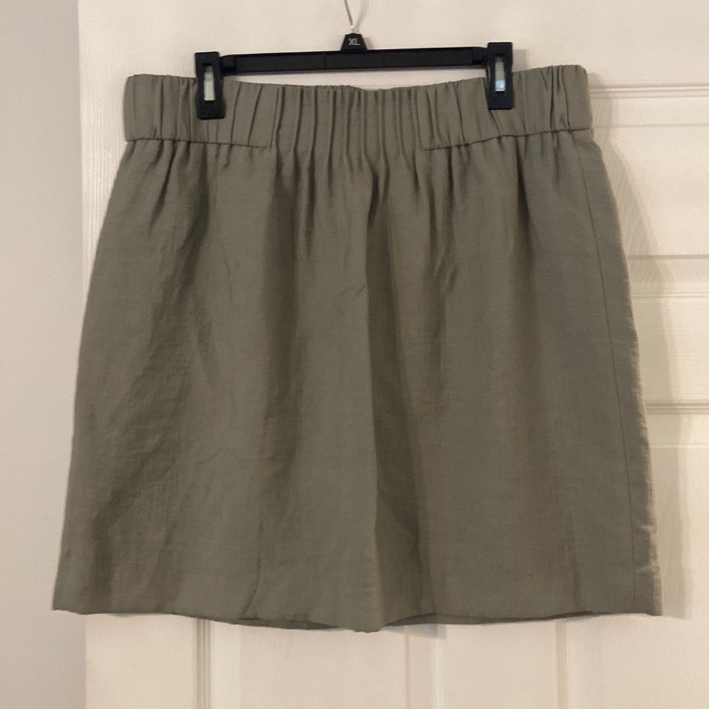 Loft Skirt size 14 brand new with tag so beautiful color is green sage